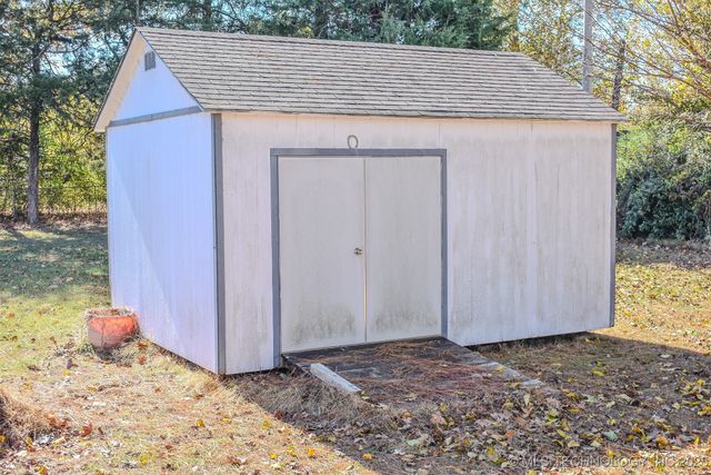 2418 E 2090 Road, Hugo, OK 74743