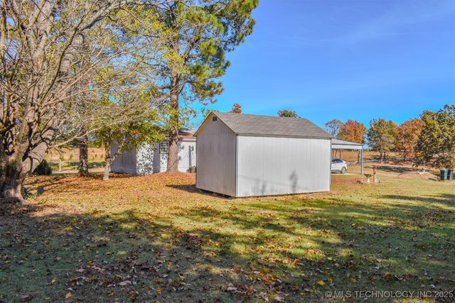 2418 E 2090 Road, Hugo, OK 74743