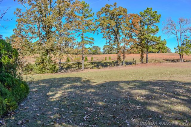 2418 E 2090 Road, Hugo, OK 74743