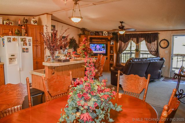 2418 E 2090 Road, Hugo, OK 74743