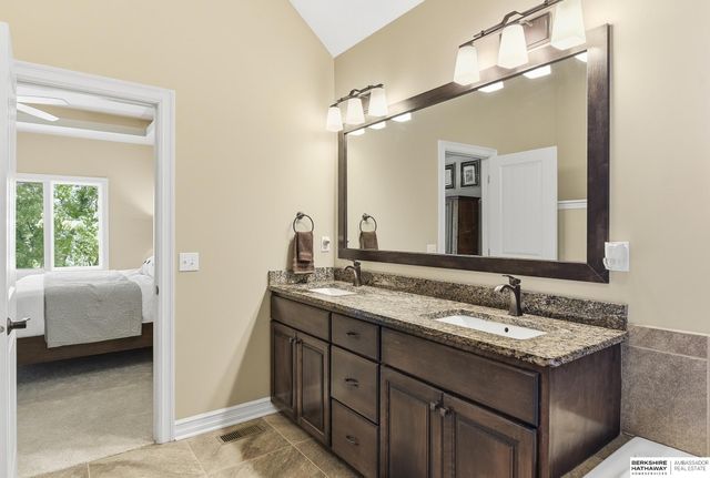 3110 N 194 Street, Elkhorn, NE 68022