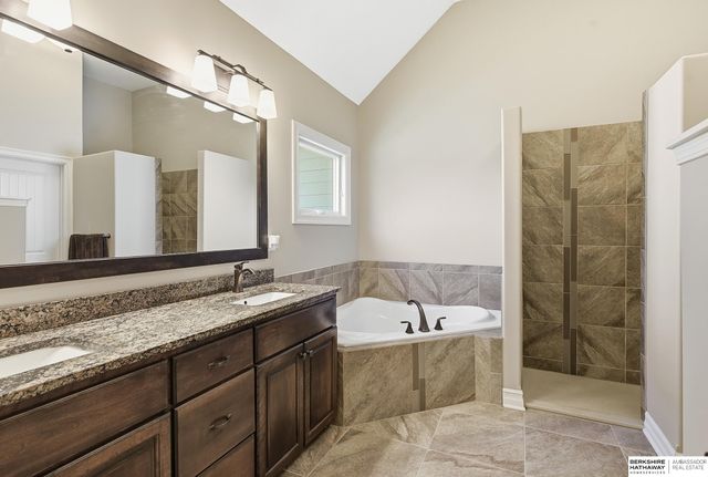 3110 N 194 Street, Elkhorn, NE 68022