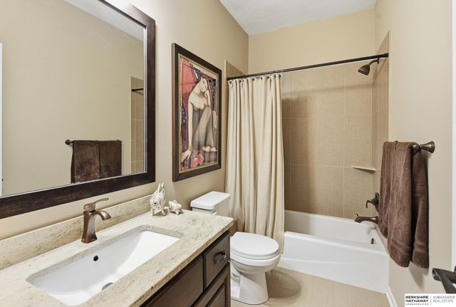 3110 N 194 Street, Elkhorn, NE 68022