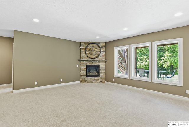 3110 N 194 Street, Elkhorn, NE 68022