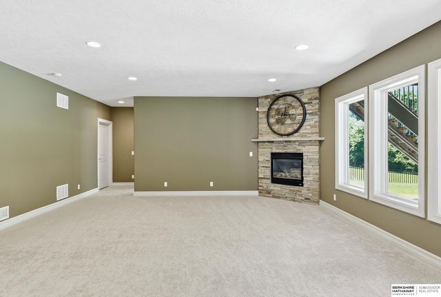 3110 N 194 Street, Elkhorn, NE 68022