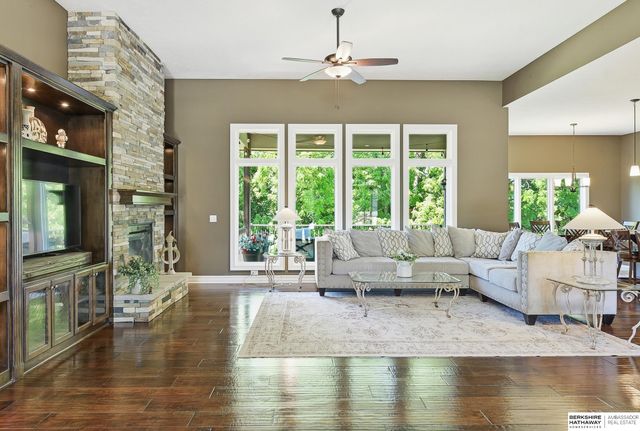 3110 N 194 Street, Elkhorn, NE 68022