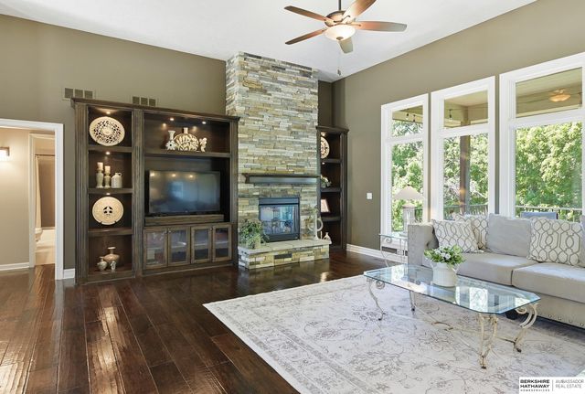 3110 N 194 Street, Elkhorn, NE 68022