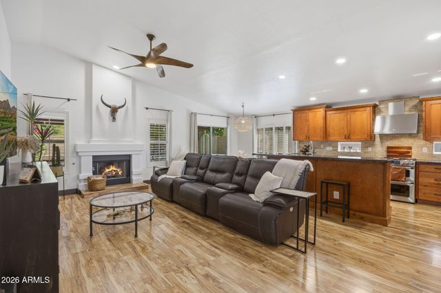 3618 E RENEE Drive, Phoenix, AZ 85050