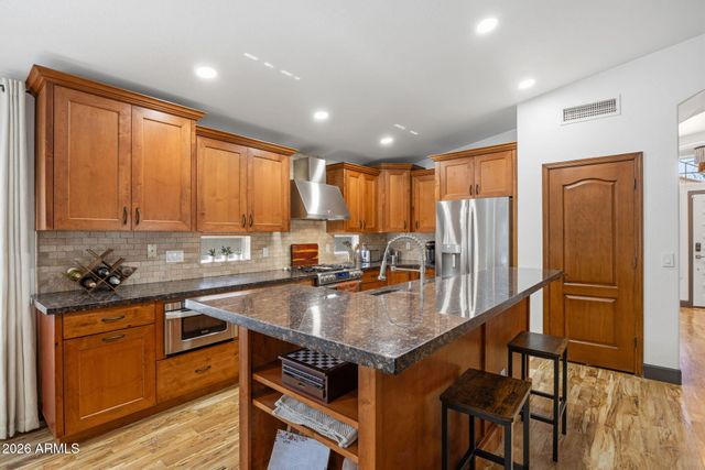 3618 E RENEE Drive, Phoenix, AZ 85050