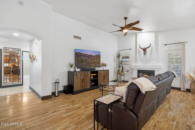 3618 E RENEE Drive, Phoenix, AZ 85050