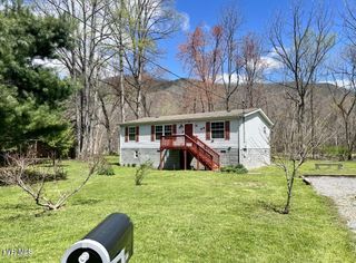 518 North E River Street, Big Stone Gap, VA 24219