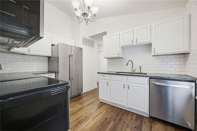 5507 W 78 Terrace, Prairie Village, KS 66208