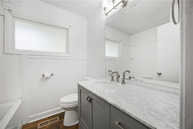 5507 W 78 Terrace, Prairie Village, KS 66208