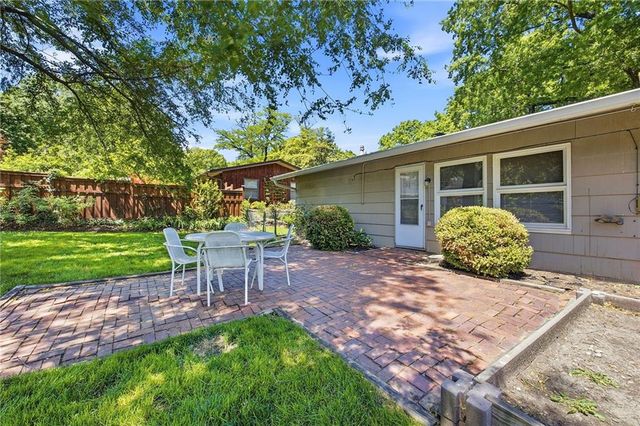 5507 W 78 Terrace, Prairie Village, KS 66208
