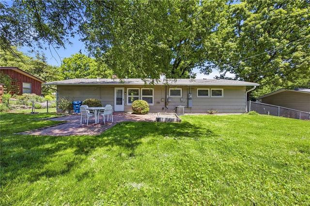 5507 W 78 Terrace, Prairie Village, KS 66208