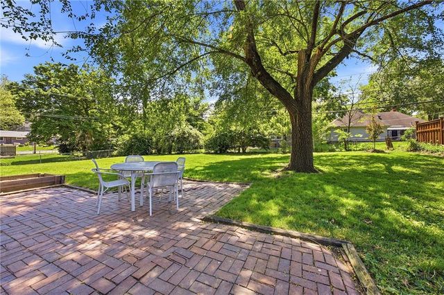 5507 W 78 Terrace, Prairie Village, KS 66208