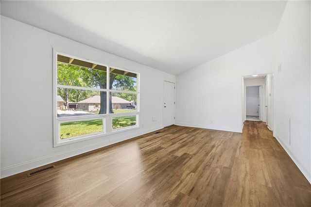 5507 W 78 Terrace, Prairie Village, KS 66208