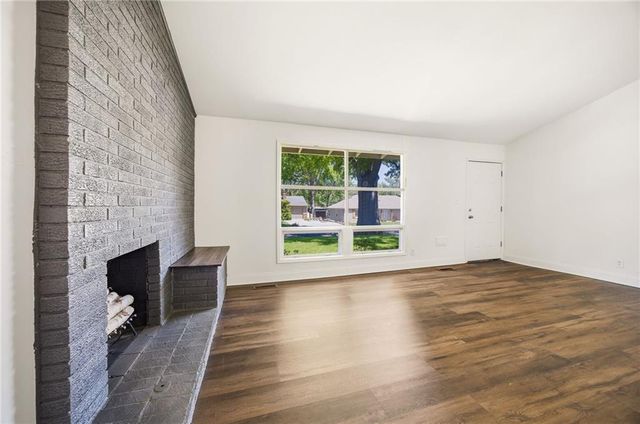 5507 W 78 Terrace, Prairie Village, KS 66208