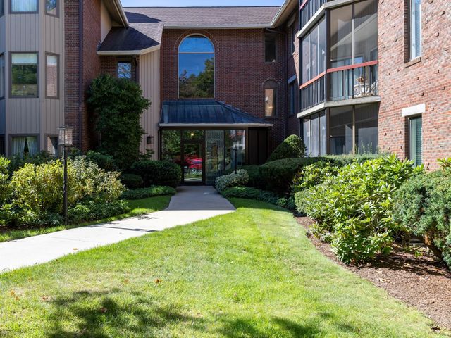 770 Salisbury Street 319, Worcester, MA 01609