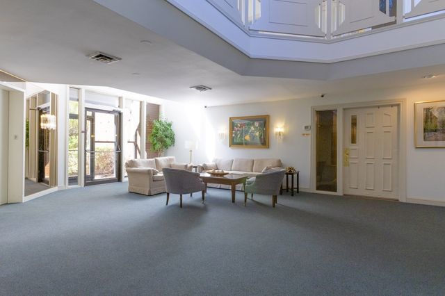 770 Salisbury Street 319, Worcester, MA 01609
