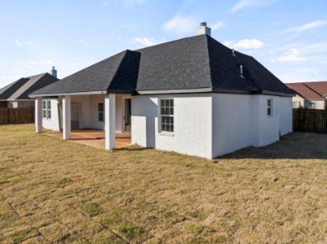 1002 Stone Hill Street, Mt Pleasant, TX 75455