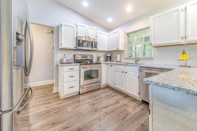 910 Liberty Lane, Auburndale, FL 33823
