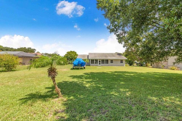 910 Liberty Lane, Auburndale, FL 33823