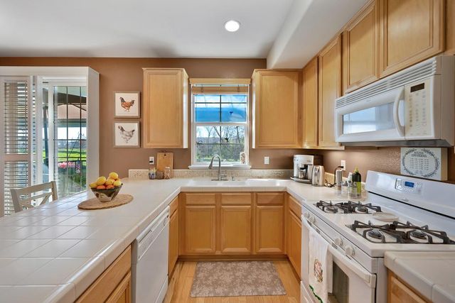 6550 Hearthstone Cir, Rocklin, CA 95677