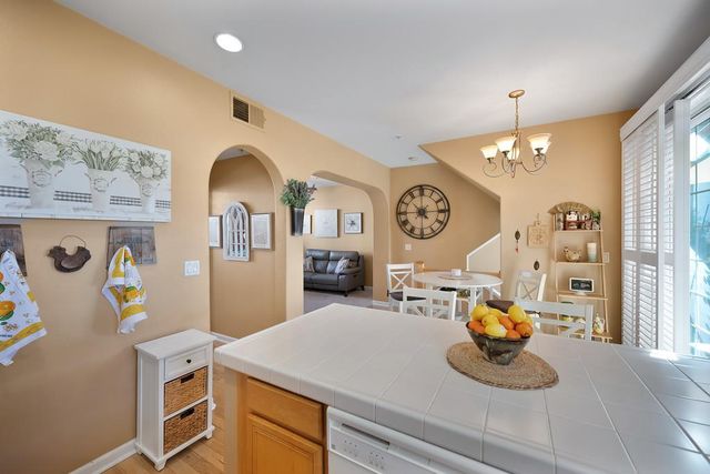 6550 Hearthstone Cir, Rocklin, CA 95677