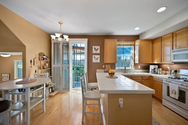 6550 Hearthstone Cir, Rocklin, CA 95677