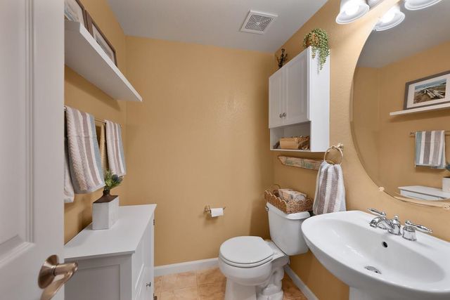 6550 Hearthstone Cir, Rocklin, CA 95677