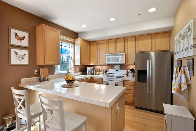 6550 Hearthstone Cir, Rocklin, CA 95677