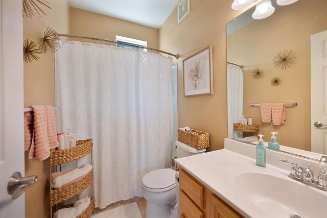 6550 Hearthstone Cir, Rocklin, CA 95677