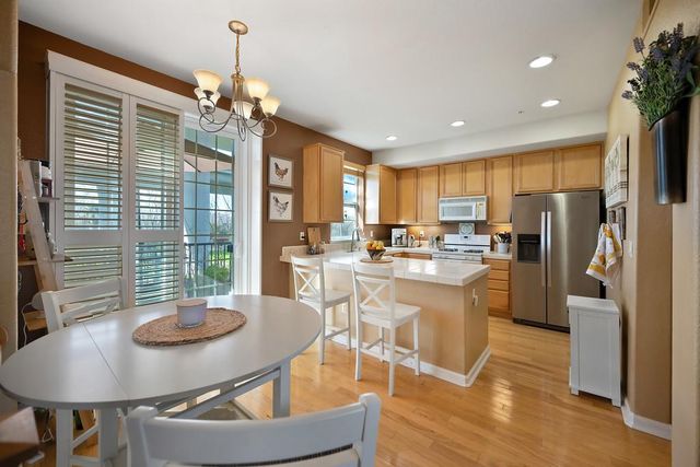 6550 Hearthstone Cir, Rocklin, CA 95677