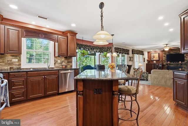 503 HEATONS MILL DR, Langhorne, PA 19047