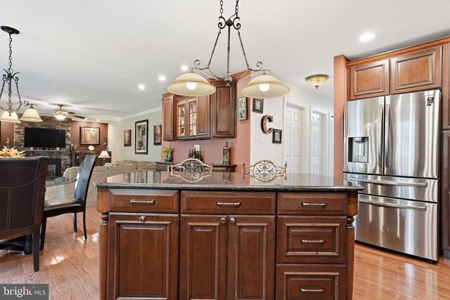 503 HEATONS MILL DR, Langhorne, PA 19047