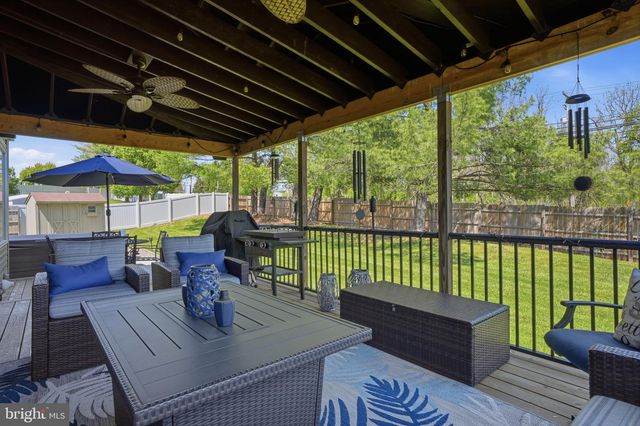 503 HEATONS MILL DR, Langhorne, PA 19047