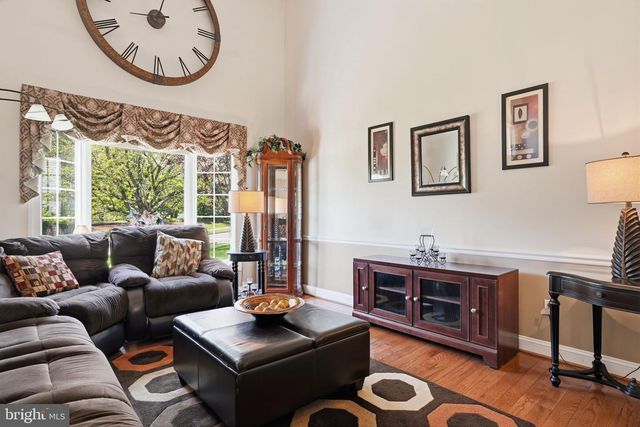 503 HEATONS MILL DR, Langhorne, PA 19047