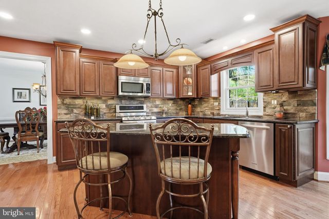 503 HEATONS MILL DR, Langhorne, PA 19047