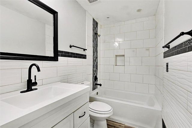 9306 E 82nd Street, Raytown, MO 64138