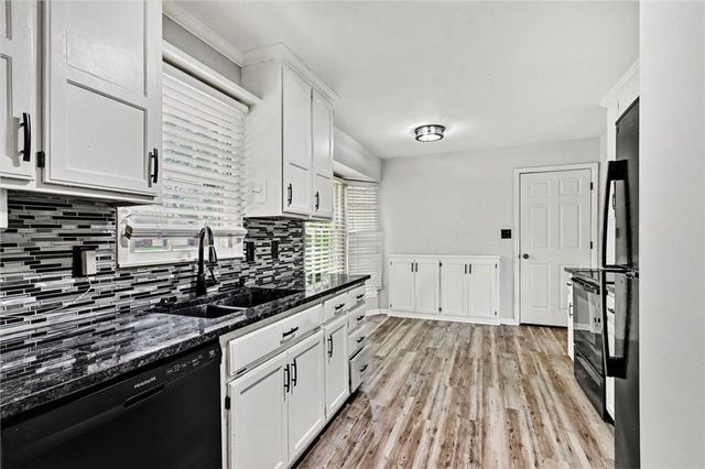 9306 E 82nd Street, Raytown, MO 64138
