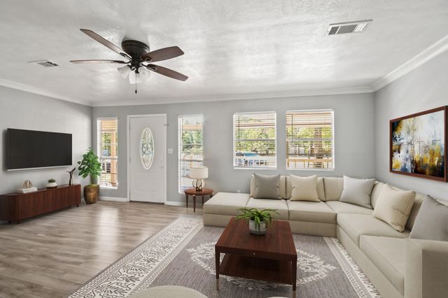 180 Butler Drive, Cleveland, TX 77328