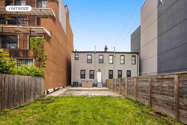 889 HERKIMER Street, New York City, NY 11233