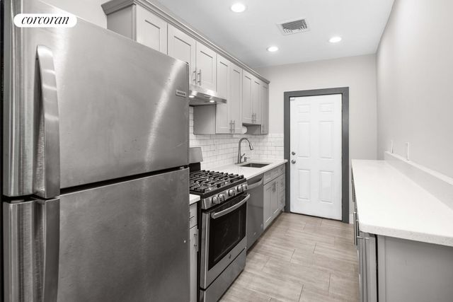 889 HERKIMER Street, New York City, NY 11233