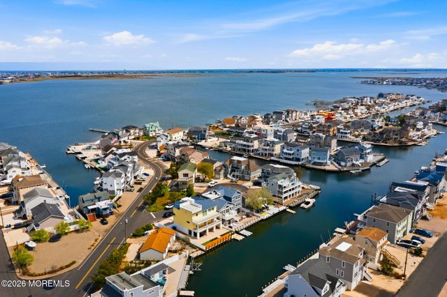 11 Anne Lane, Beach Haven West, NJ 08050
