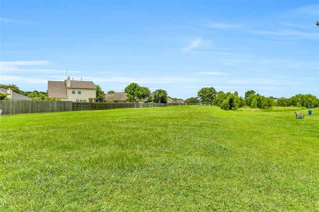 1056 Cabot Cove, Dickinson, TX 77539