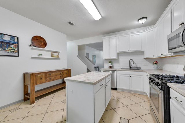 1056 Cabot Cove, Dickinson, TX 77539