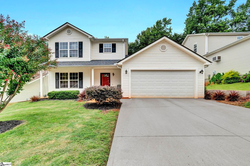 8 Kingscreek Drive, Greer, SC 29650