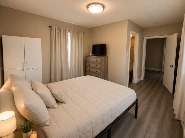 943 79th Ter 202, Miami Beach, FL 33141