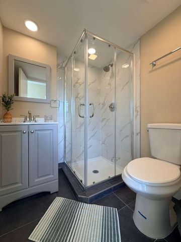943 79th Ter 202, Miami Beach, FL 33141